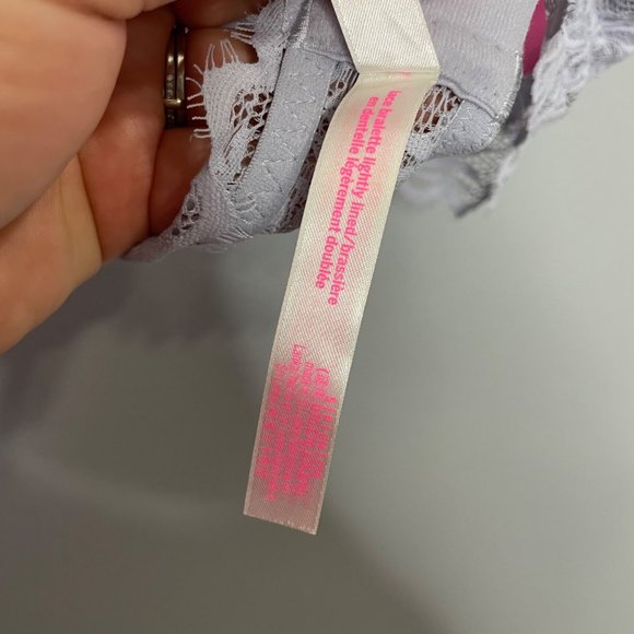 PINK VICTORIA'S SECRET light blue lightly lined lace bralette size S - Picture 4 of 6